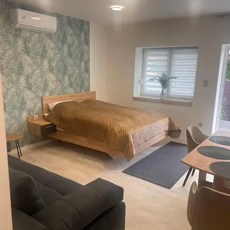 Bujdoso House *