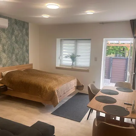 Bujdoso House *