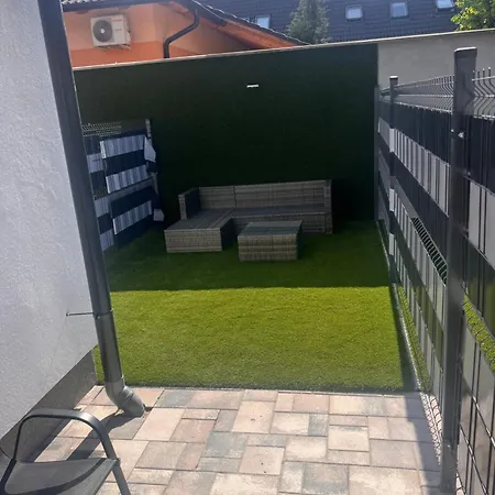 Bujdoso House *